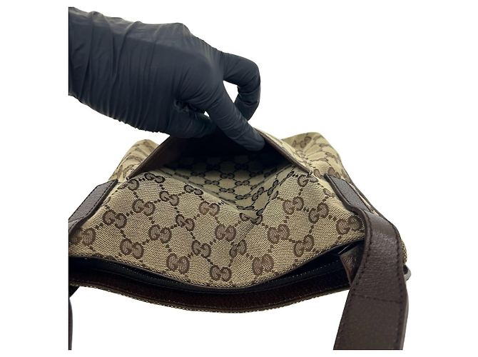 Mini borsa a tracolla Gucci in tela e pelle marrone - vista 10