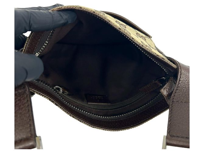 Mini borsa a tracolla Gucci in tela e pelle marrone - vista 9