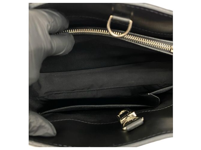 Saco de mão Louis Vuitton Passy PM em couro Epi Preto - vista 9