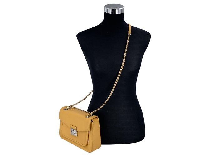 Fendi Borsa a tracolla a baguette in pelle nappa gialla Giallo - vista 2