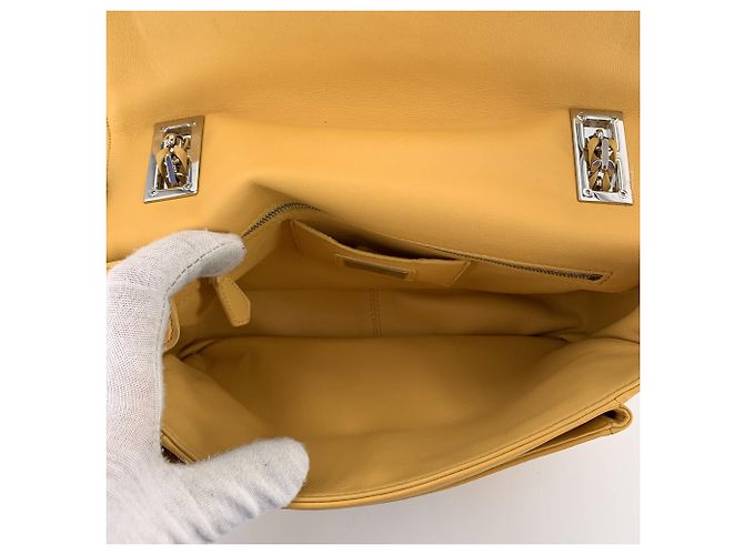 Fendi Borsa a tracolla a baguette in pelle nappa gialla Giallo - vista 5