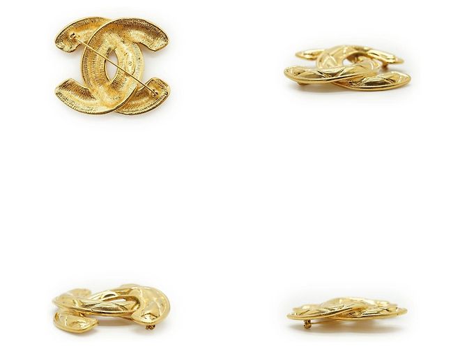 Timeless Chanel Spilla Vintage in metallo dorato logo CC Matelassé D'oro - vista 5