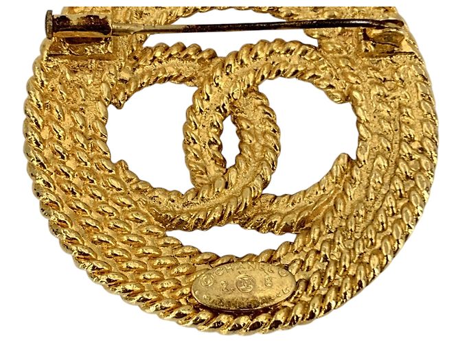 Timeless Chanel Vintage Gold Metal CC Twisted Rope Große Brosche Golden - Ansicht 4