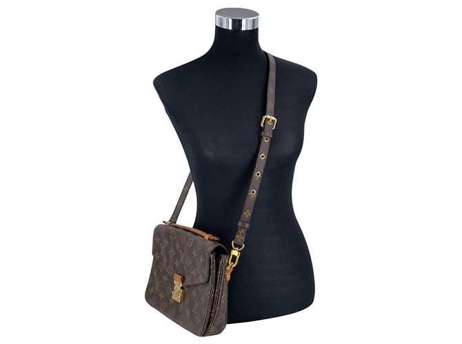 Louis Vuitton Borsa a tracolla e borsa a mano Pochette Metis in tela marrone - vista 2
