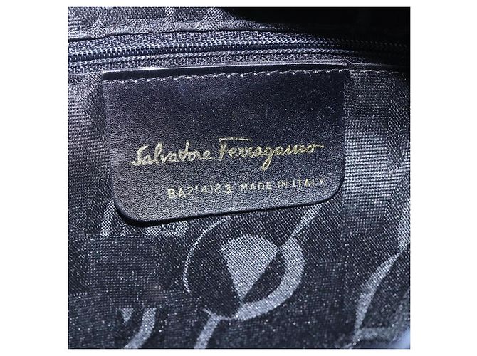 Salvatore Ferragamo Vala Shoulder Bag Leather Navy Gold - vista 12