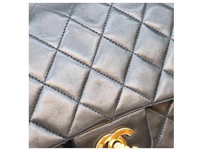 Borsa a tracolla CHANEL A01112 25 in pelle d'agnello matelassé nera - vista 7