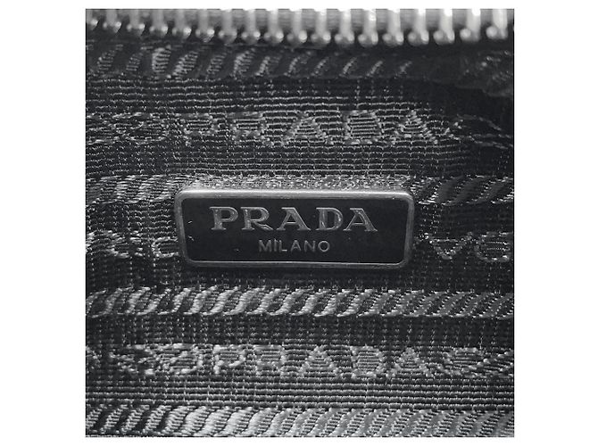 Bolsa de Ombro Prada Re-Edition 2005 Preto - vista 14