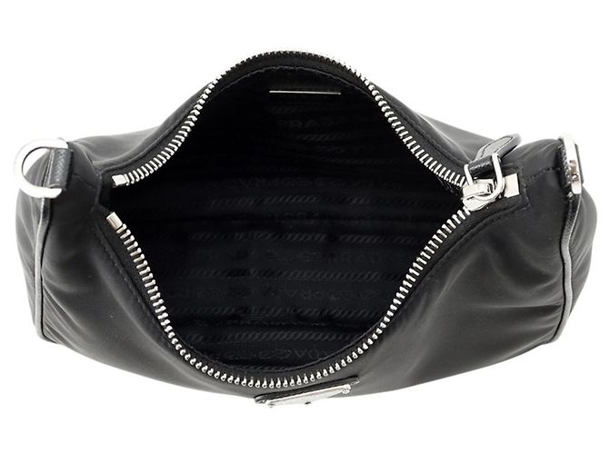 Bolsa de Ombro Prada Re-Edition 2005 Preto - vista 6