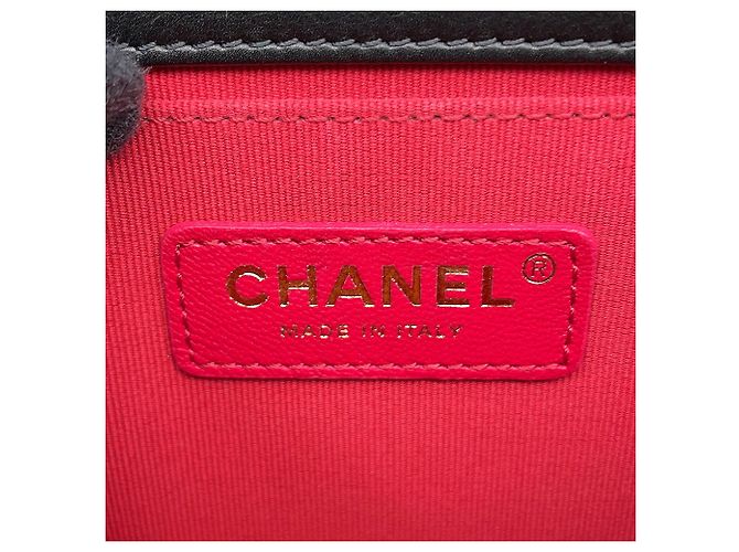 Borsa a tracolla Chanel Matelassé Small in pelle d'agnello nera Nero - vista 17