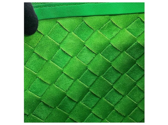 Borsa a mano Intrecciato Small Turn Pouch di Bottega Veneta - vista 11