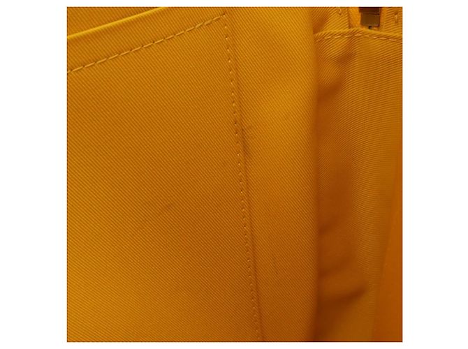 Louis Vuitton Taiga PDV Port Document Voyage PM Handtasche Gelb - Ansicht 9