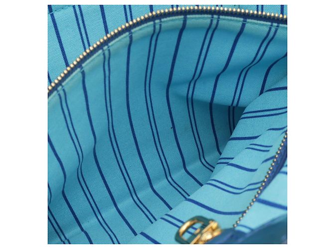 Sac Cabas Louis Vuitton Cosmic Blossom PM Bleu - vue 10