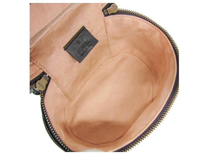 Mochila de couro acolchoado Gucci GG Marmont para mulher Preto - vista 3