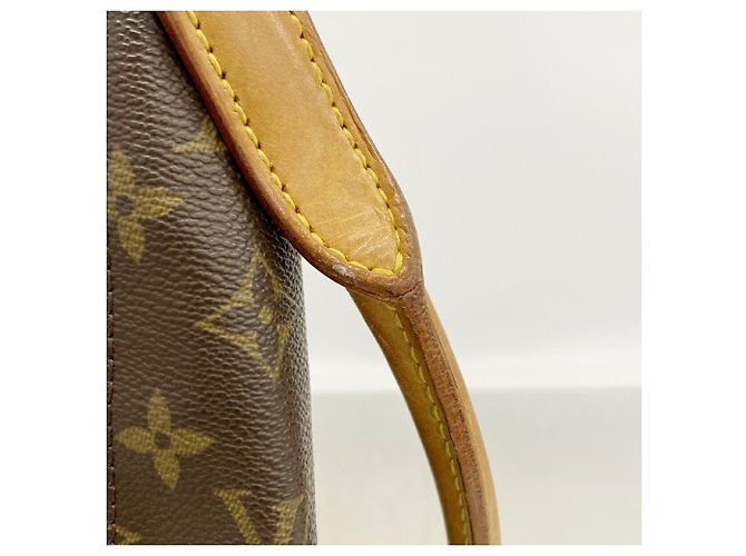 Bolsa de Ombro Louis Vuitton Monogram Looping GM Marrom - vista 14