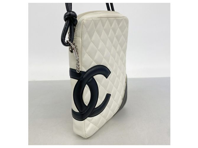 Borsa a tracolla Chanel Cambon in pelle di agnello bianca e nera Nero Bianco - vista 2