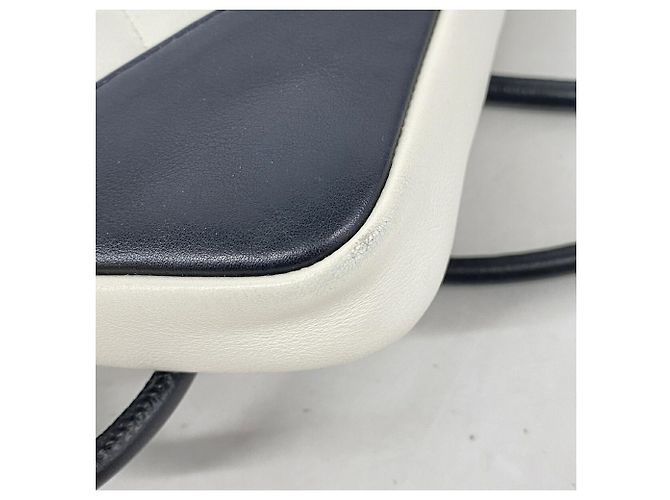 Borsa a tracolla Chanel Cambon in pelle di agnello bianca e nera Nero Bianco - vista 7
