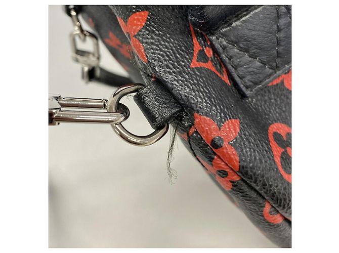 Mochila MINI Louis Vuitton Monogram Infra Rouge Palm Springs Negro Roja - vista 12