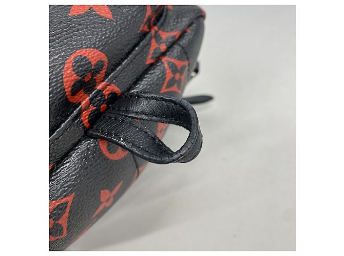 Mochila MINI Louis Vuitton Monogram Infra Rouge Palm Springs Negro Roja - vista 9