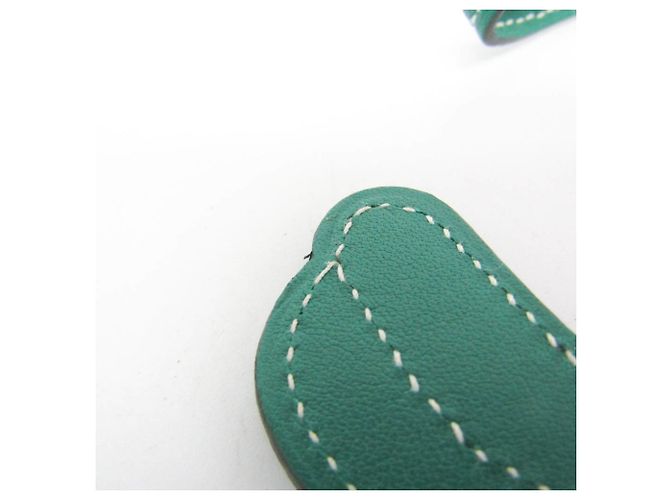 Hermès Chaveiro Hermes Paddock Cell Saddle Bag Charm em Verde - vista 11