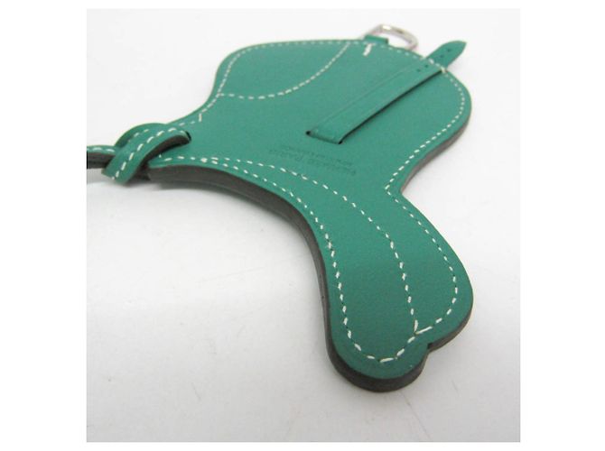 Hermès Chaveiro Hermes Paddock Cell Saddle Bag Charm em Verde - vista 7