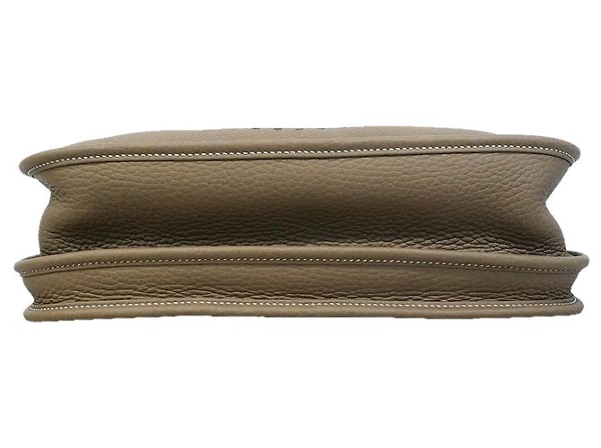 Hermès Sac à épaule Hermes Evelyne 3PM Taupe - vue 3