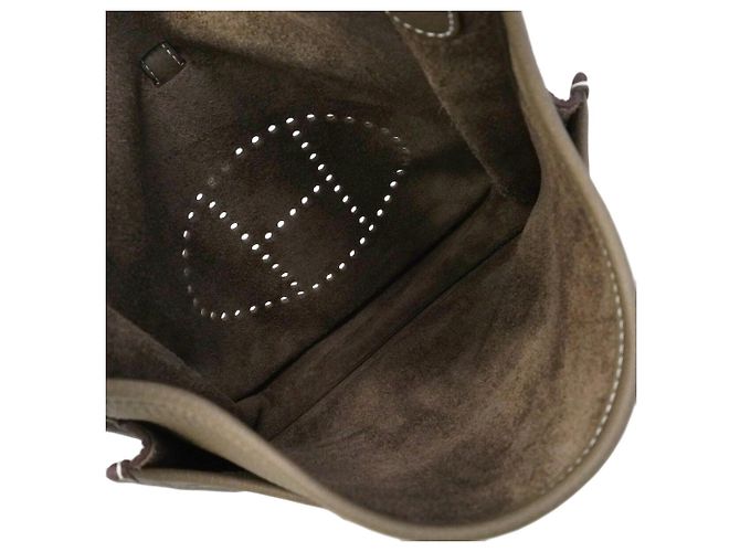 Hermès Sac à épaule Hermes Evelyne 3PM Taupe - vue 4