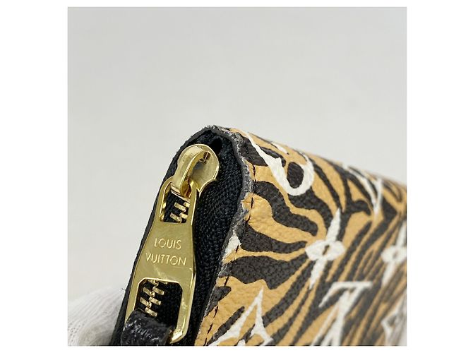 Louis Vuitton Monogram Jungle Zippy Coin Purse M67878 Castaño Negro - vista 5