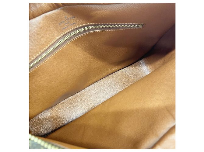Borsa a tracolla Louis Vuitton Monogram Boulogne 30 Marrone - vista 4