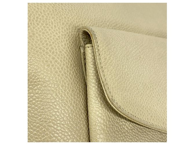 Timeless Borsa Tote Chanel in vitello martellato beige - vista 11