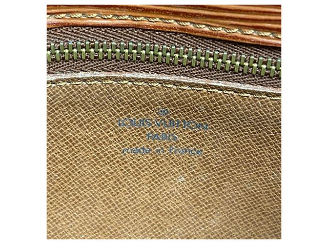 Bolso de hombro Louis Vuitton Epi Saint Cloud Castaño - vista 5
