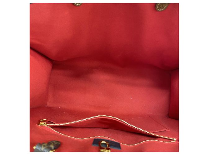 Saco Tote Louis Vuitton Monogram Giant Reverse OnTheGo GM Marrom - vista 4