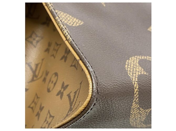 Saco Tote Louis Vuitton Monogram Giant Reverse OnTheGo GM Marrom - vista 6