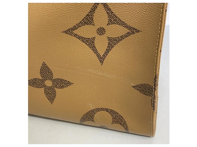 Saco Tote Louis Vuitton Monogram Giant Reverse OnTheGo GM Marrom - vista 8