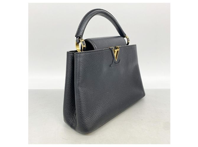 Sac à main Louis Vuitton Capucines BB Noir - vue 2