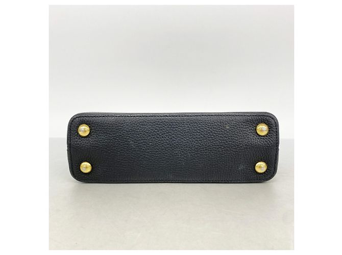 Sac à main Louis Vuitton Capucines BB Noir - vue 3