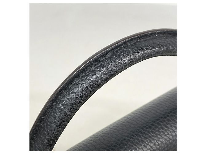 Sac à main Louis Vuitton Capucines BB Noir - vue 8
