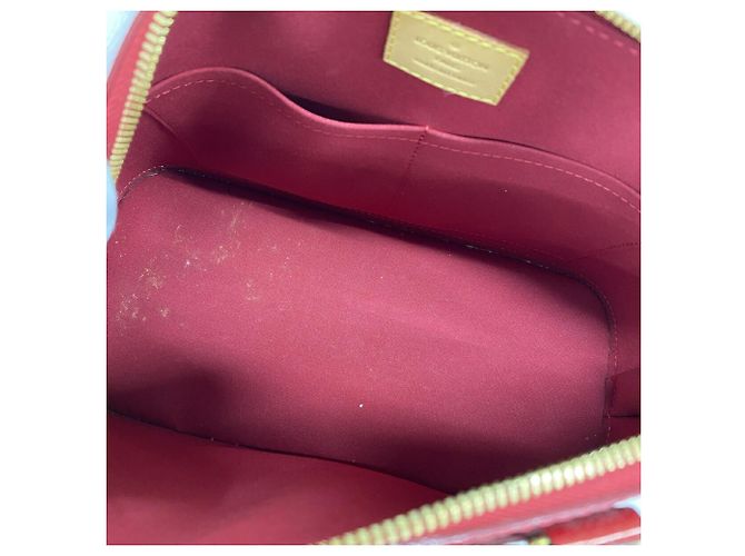 Sac à main Louis Vuitton Alma PM Vernis Rouge - vue 4