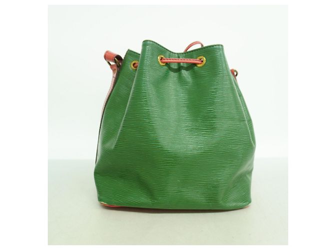 Noe Borsa a tracolla Louis Vuitton Epi Petit Noé Rosso - vista 10