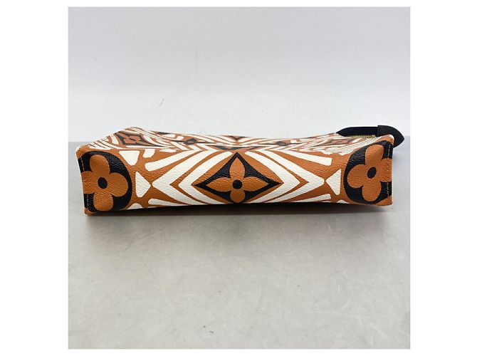 Louis Vuitton LV Crafty Pochette Toilette 26 Naranja - vista 3