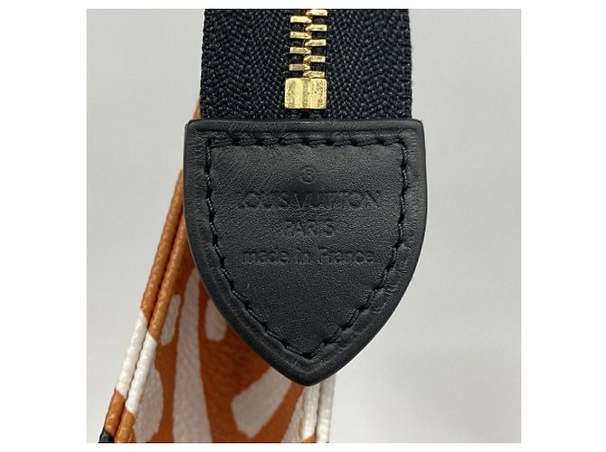 Louis Vuitton LV Crafty Pochette Toilette 26 Naranja - vista 5