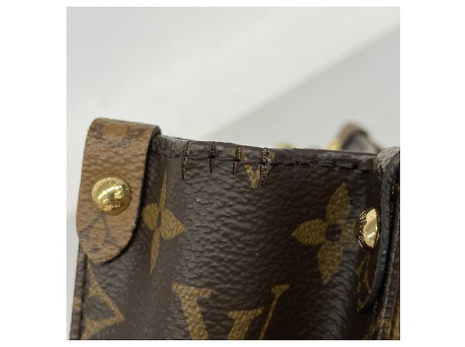 Bolsa Louis Vuitton Monogram Giant Reverse OnTheGo BB Marrom - vista 6