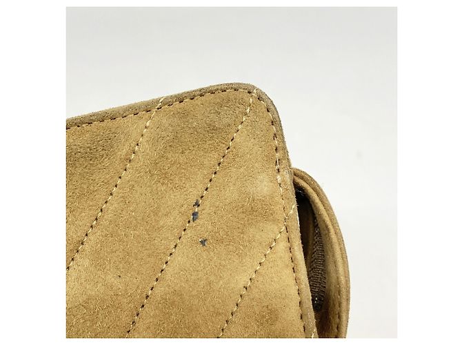 Sac à épaule Chanel en daim marron - vue 8