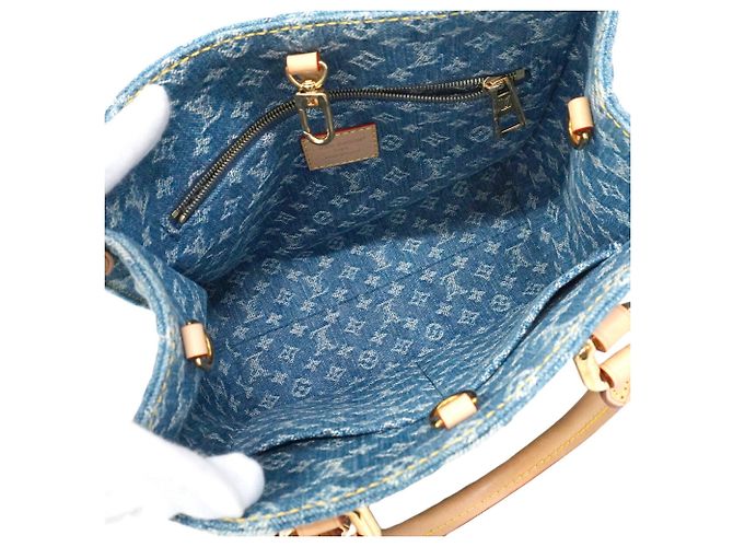 Sac à main Louis Vuitton Monogram Denim OnTheGo PM Bleu - vue 4