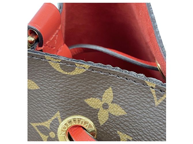 Néonoé Bolso de hombro Louis Vuitton Monogram NeoNoe Roja - vista 6
