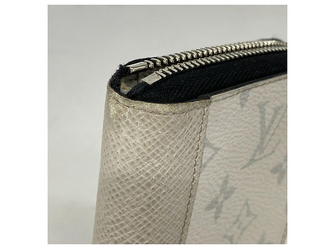 Louis Vuitton Taigarama Zippy Wallet Vertical M30446 White - view 5