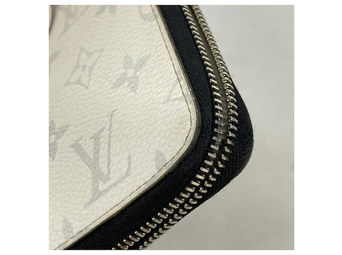 Louis Vuitton Taigarama Zippy Wallet Vertical M30446 White - view 6