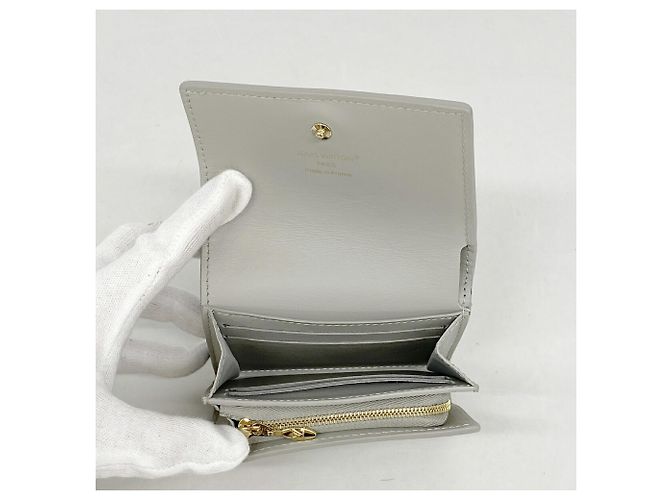 Louis Vuitton Portefeuille Capucines Tiny Wallet Castaño - vista 3