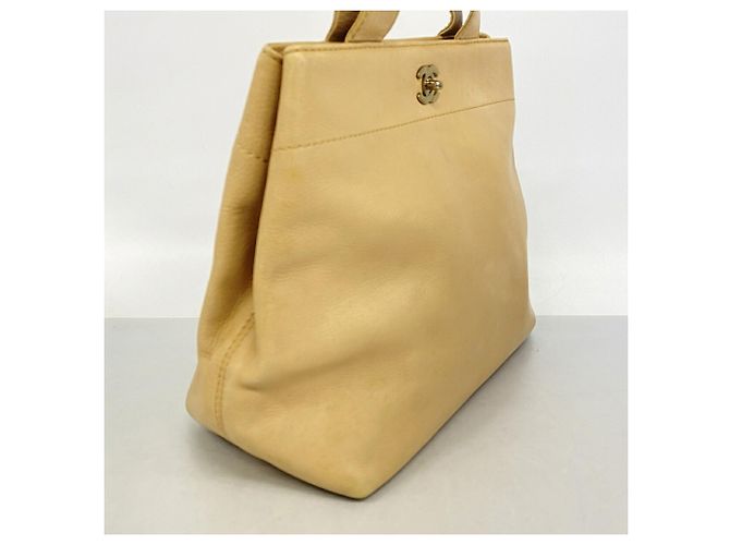 Bolso Tote Chanel de piel beige - vista 2