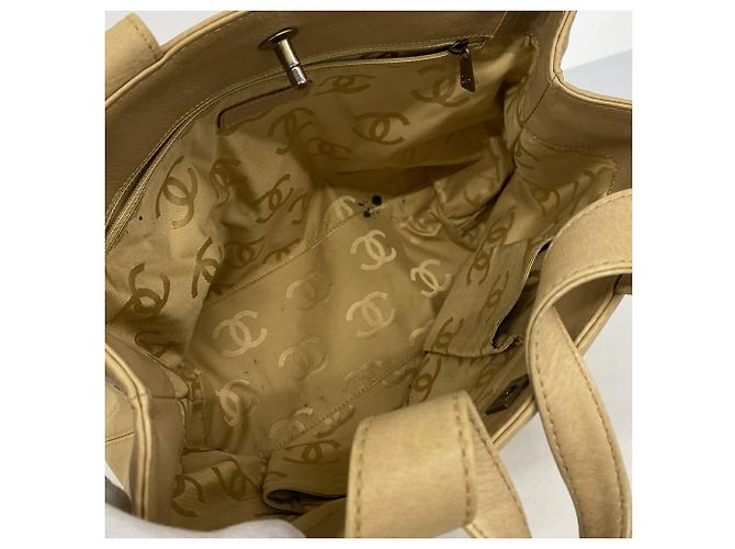 Bolso Tote Chanel de piel beige - vista 4