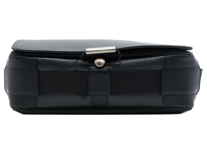 Louis Vuitton Black Taiga Viktor Negro - vista 3